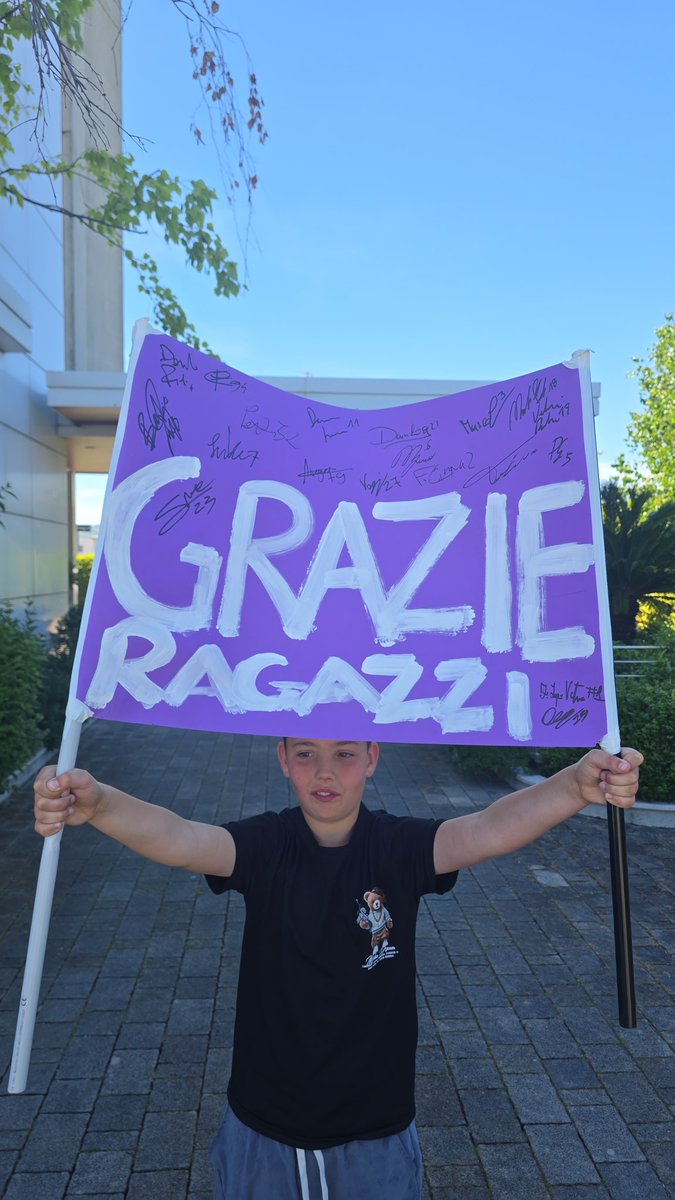 Romaale tweet media
