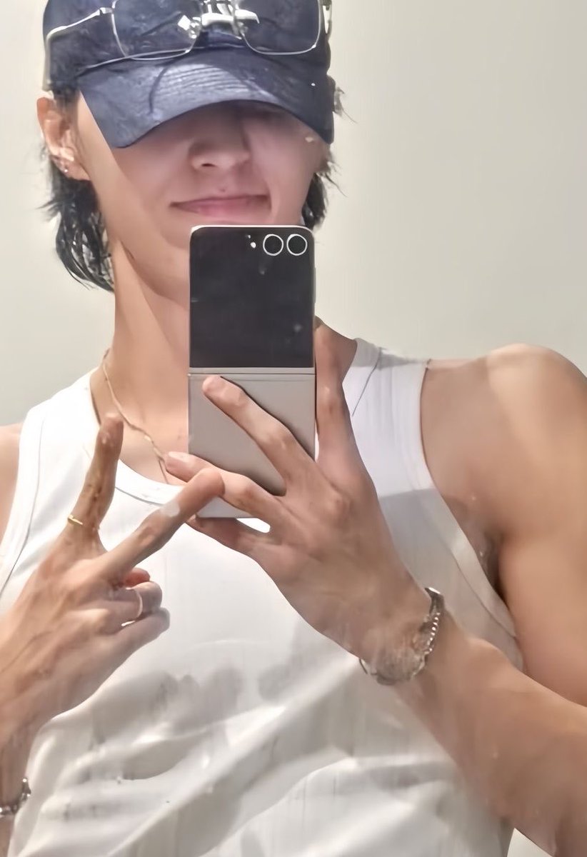 ลูซี่ tweet media