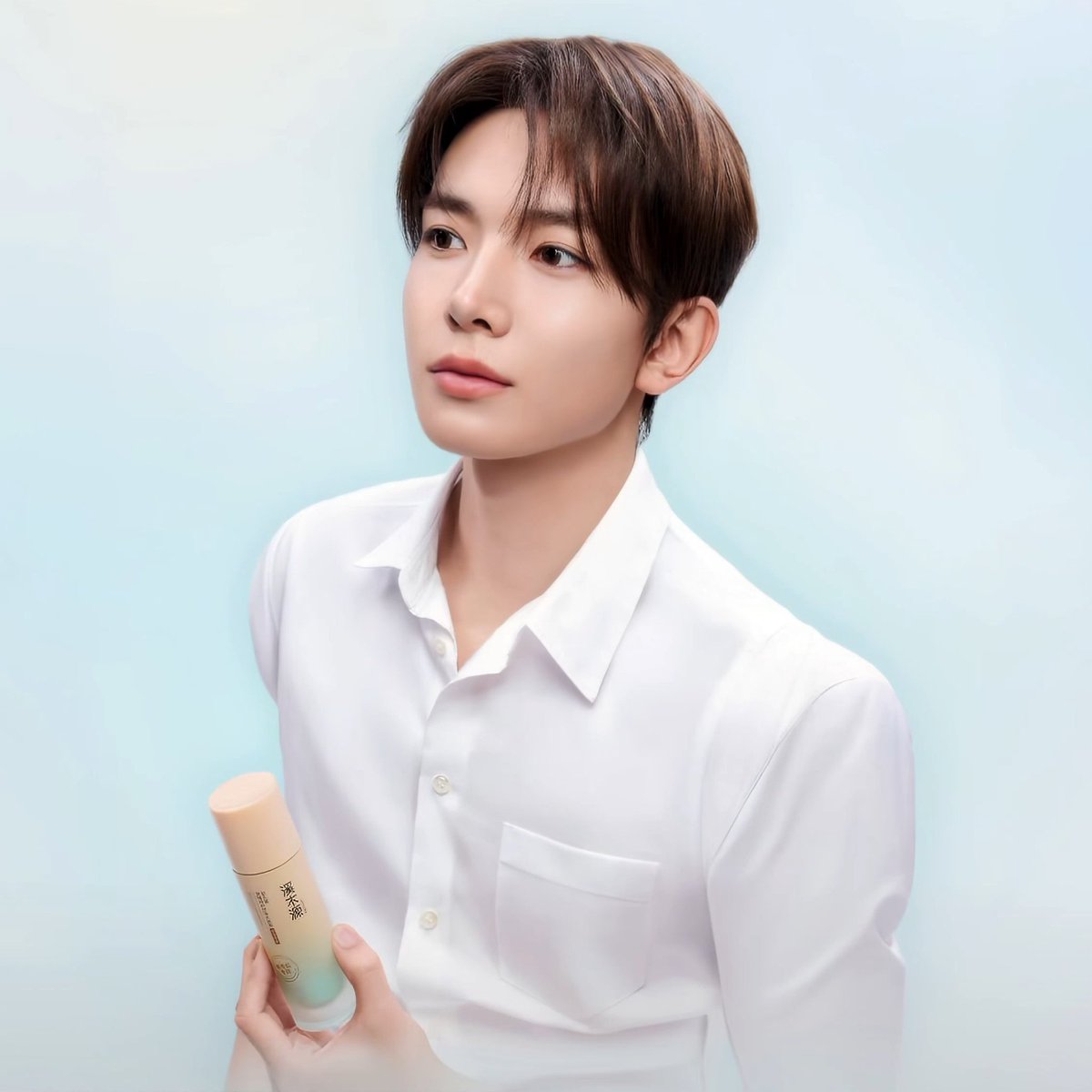 evoanlee's tweet photo. Welcome the new brand ambassador of SIMCARE, the prince Evan to your service, m'lady. https://t.co/rvLlDULuED