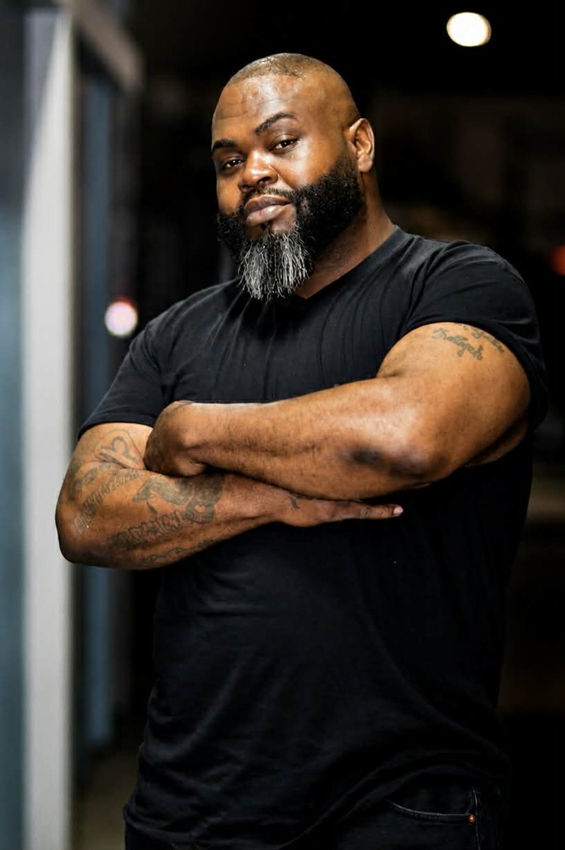 bigreem29's tweet photo. The best looking bouncer in Rhode Island https://t.co/GvtVX8j0OL