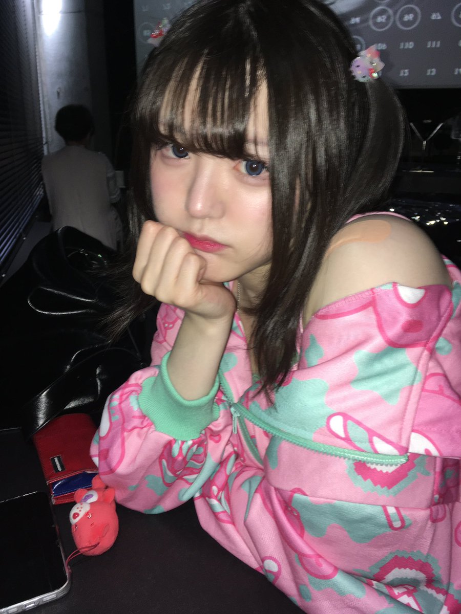 うに tweet media