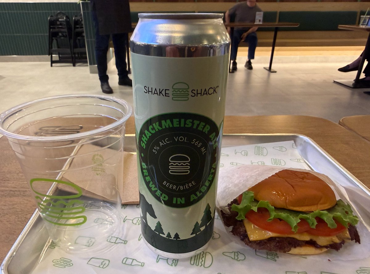RetailInsider_'s tweet image. Retail Insider had a sneak peek recently of the new Shake Shack opening May 11 at CF Chinook Centre in Calgary.
#Calgary #yyc #food #restaurants #ShakeShack

@shakeshack
