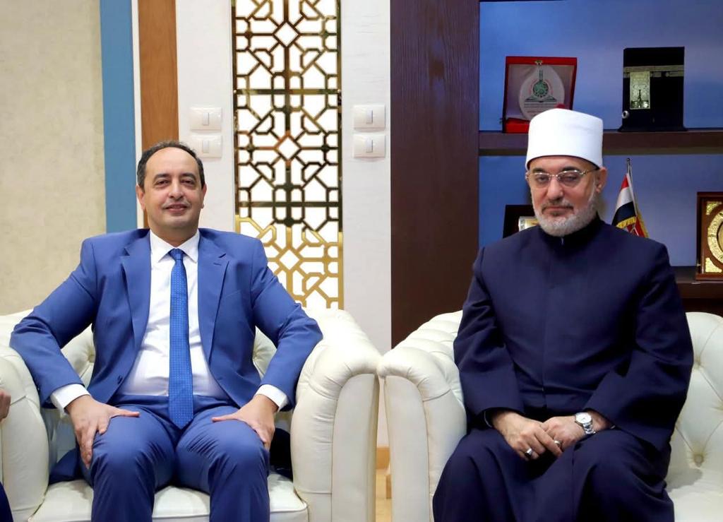 drugcontrol1's tweet photo. مفتي الجمهورية يستقبل مدير صندوق مكافحة الإدمان لتعزيز الجهود في مواجهة تعاطي المواد المخدرة.. ويوصي بتكثيف البرامج الوقائية لرفع الوعي بخطورة الإدمان

مدير صندوق مكافحة الإدمان يستعرض تطورات مشكلة المخدرات من واقع تقرير الأمم المتحدة وانعكاساتها محليًّا . https://t.co/M2JGu3nClo