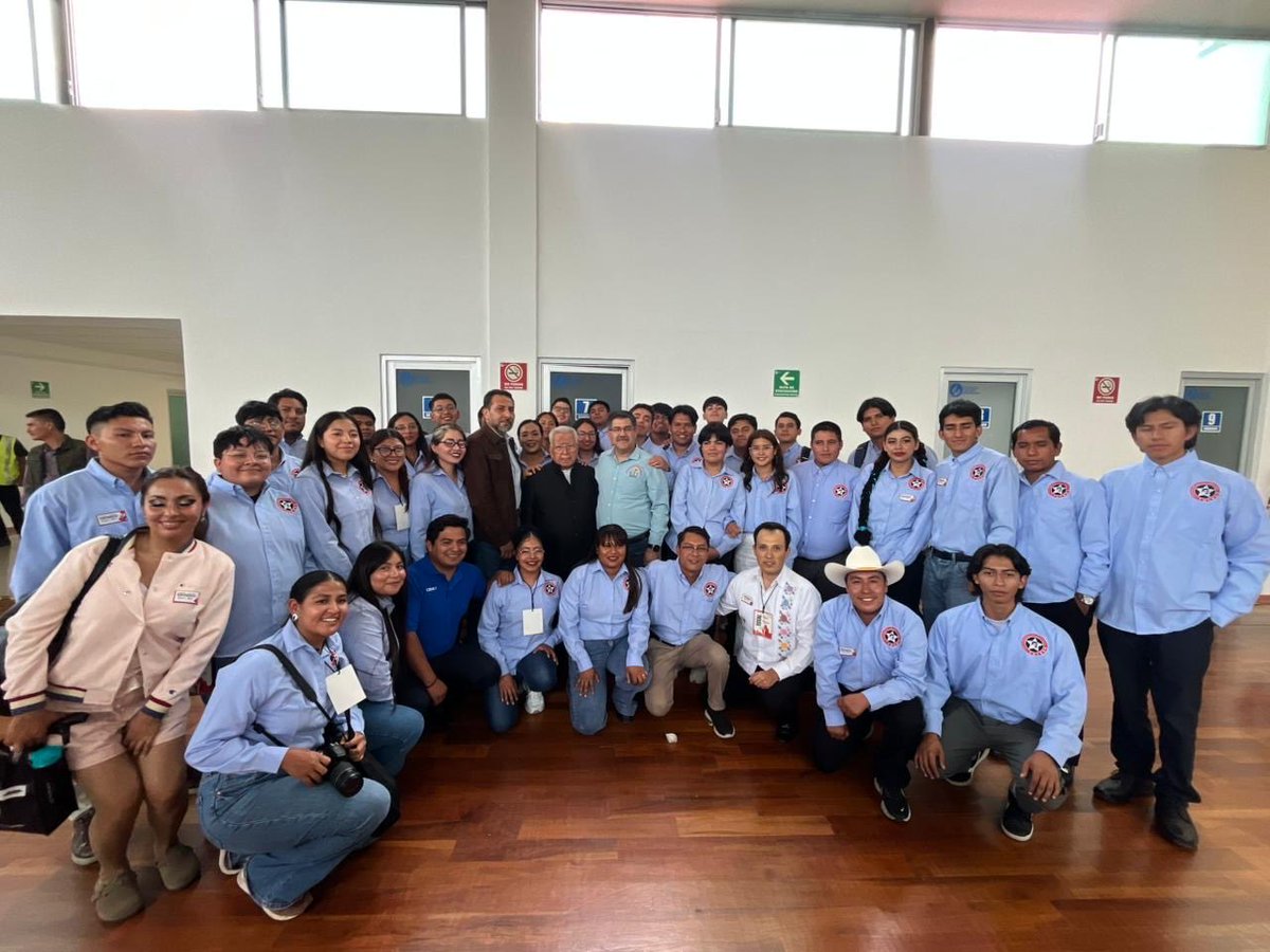 Buenos días fenerianxs ☀️ 

Abro hilo 🧵 de fotos que hayan tomado en el evento del 45 aniversario de las Casas del Estudiante y el 27 aniversario de la FNERRR. ❤️‍🔥📸🤳

Comenta tu foto, yo empiezo 👇🏻💬

#27AñosFNERRR