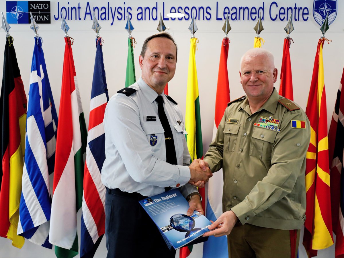 NATOJALLC's tweet photo. JALLC hosted 31 officers from the 🇵🇹 Flag Officer Course and seven international partners 🇦🇴🇧🇷🇲🇿.
Focus: How joint analysis supports high-level command and scientific production to prepare the next generation of FOGO for global challenges.
#NATO #JALLC #IUM #LessonsLearned https://t.co/Otpajk6Phk