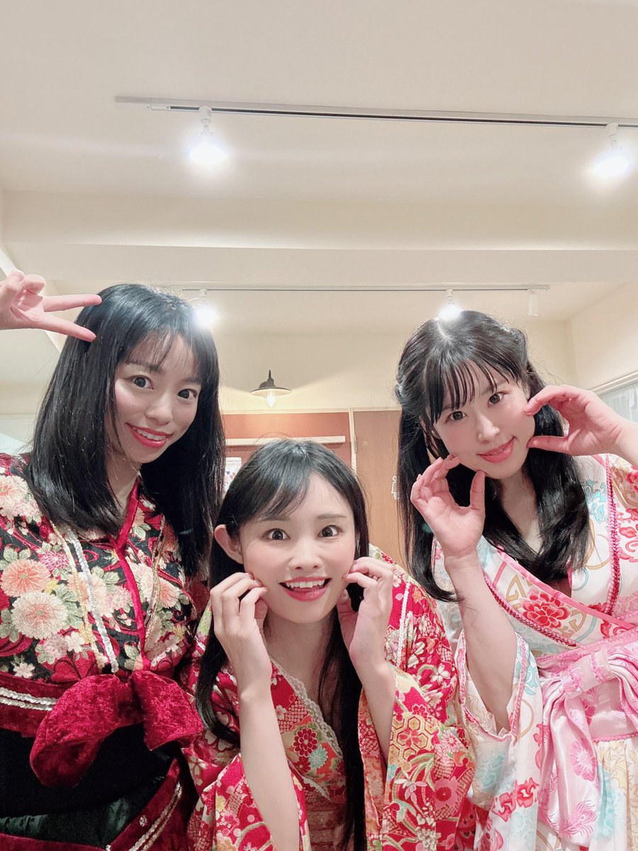 YoshizawaIori's tweet photo. 珈琲会☕️無事終了しました🫧
ほんとに名残惜しい…

嬉しい
楽しい
大好き❤

そんな歌があったなぁ…とそんな気持ちです。

こうやってイベントが楽しくできるのも来て下さる方いてくれるから。

お忙しい中や色々な予定の合間にでもお時間作ってくれて本当にありがとうございました🥺 https://t.co/UGYNfZnOur