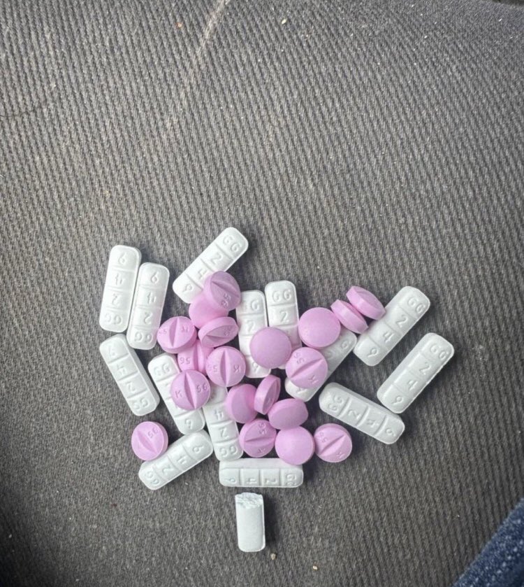 edge26429's tweet image. Bars ans some Pink
#atl #atlanta #atlfreaks #atlantafreaks #atlantafreaks