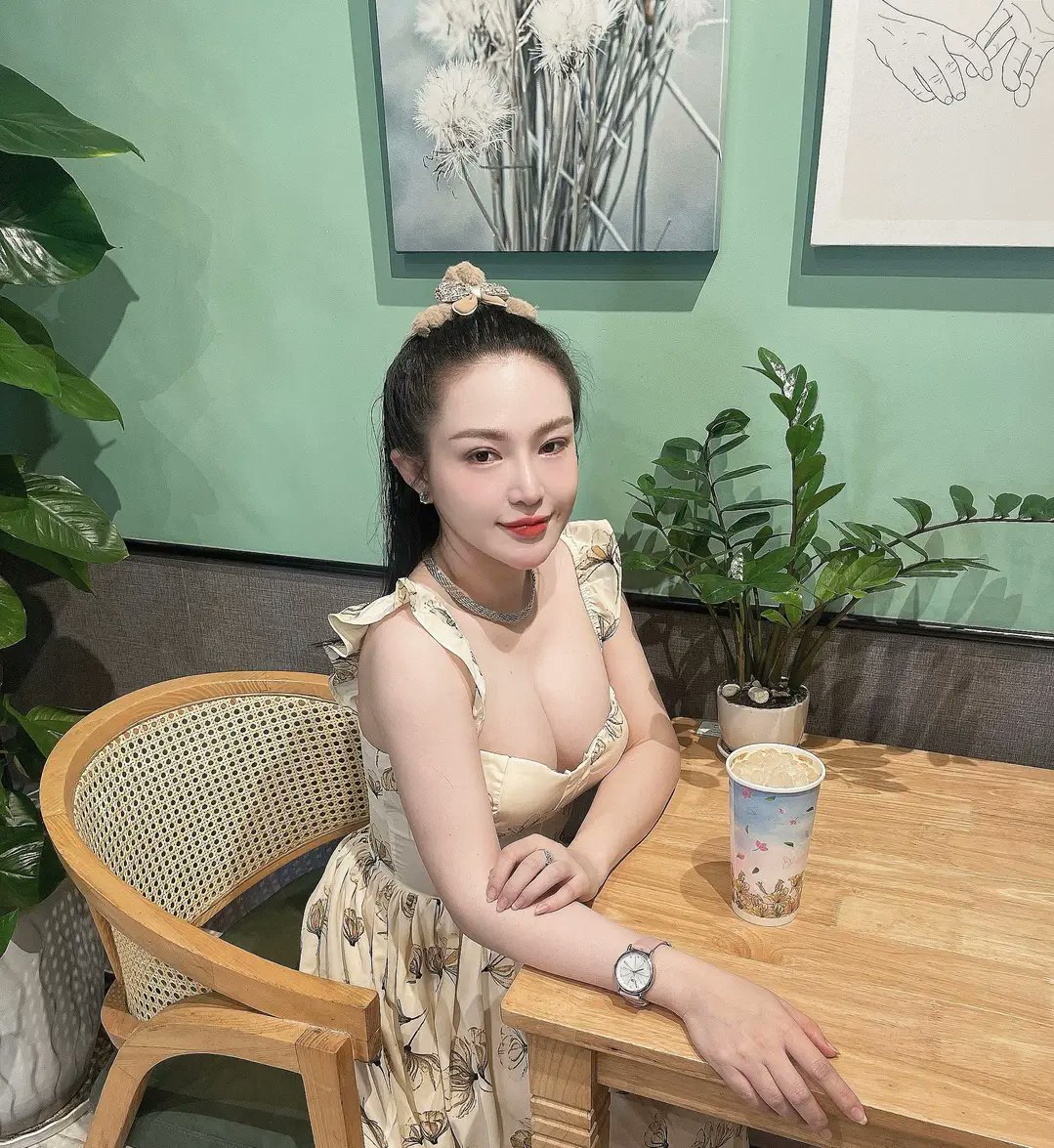 Lê Nguyệt tweet media