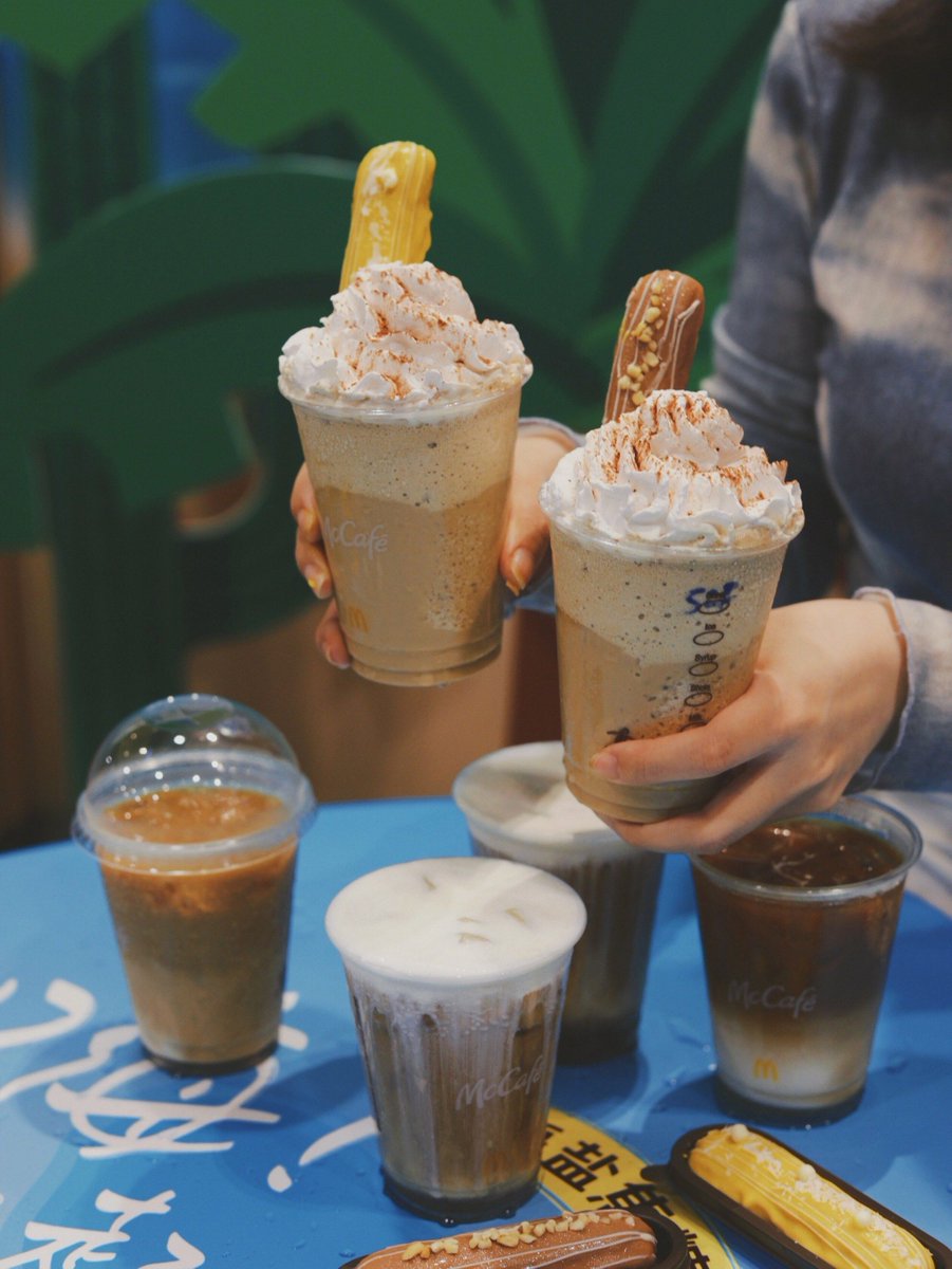 AlmoneMateus's tweet photo. Sundae bliss  Just dug into a salted caramel sundae with extra fudge—warm sun on my face, sweet chaos in my mouth. Who’s with me https://t.co/nntX5qeihk