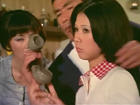 BotTelephone's tweet photo. 『キイハンター』第178話（1971年）　#公衆電話 #電話 #黒電話 https://t.co/PFLUc07fwm