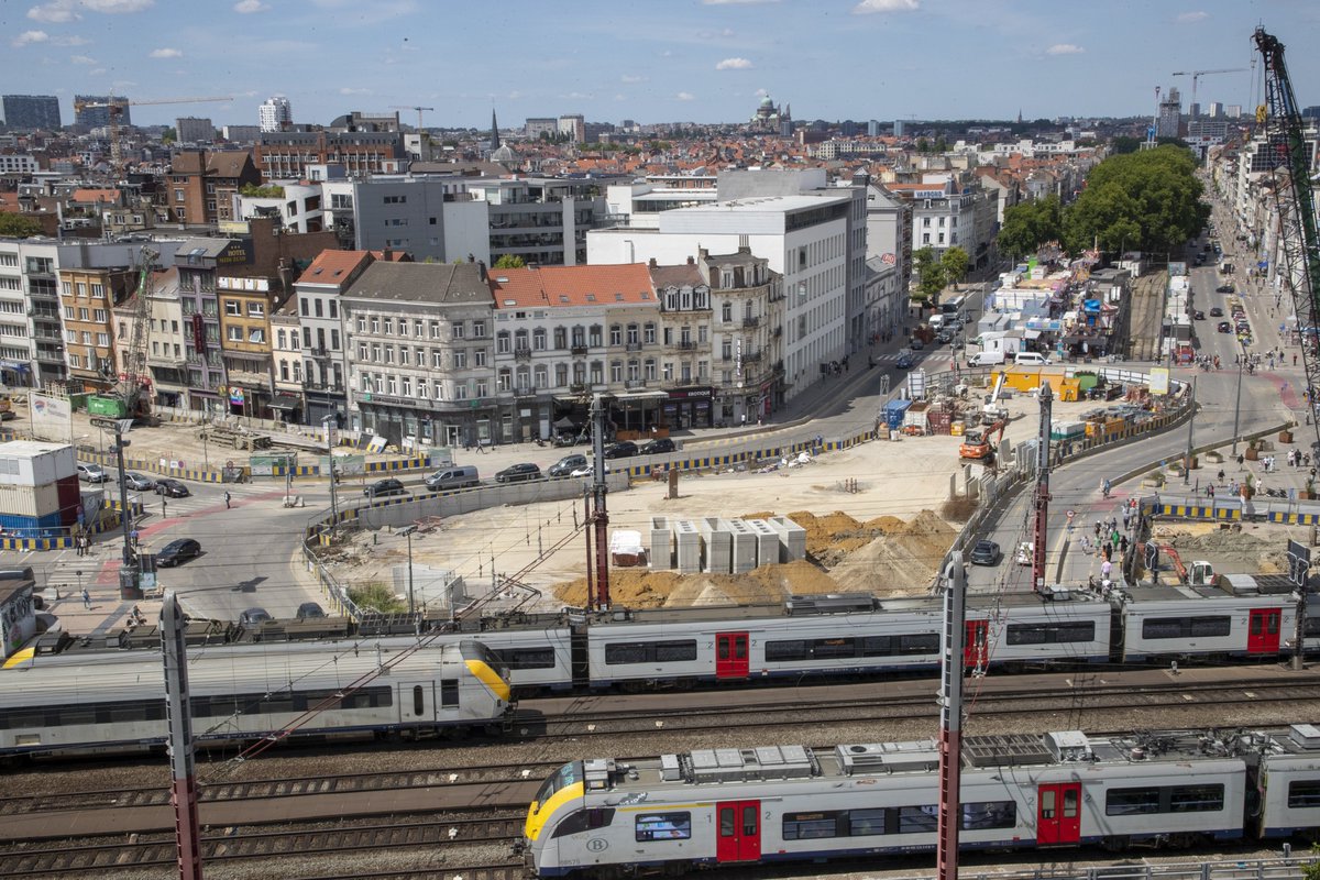 Belga_English's tweet image. The suspicious package found at the Brussels Midi railway station has proved to be harmless. Train services to and from the station can resume but the disruption and delays are likely to be felt for some time to come prez.ly/PxEd

#Belga #train #police