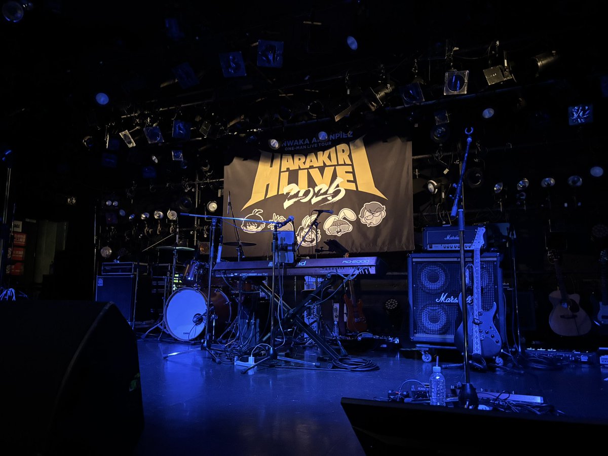 chi_viva4's tweet photo. .
あもんぴーず大阪両部とも
参戦してきました🖤！
久しぶりの遠征〜🚄

1部は良番だったので🚬🐬さんを
目に焼き付けてきました⭕️
2部は足痛いからゆっくり見れる位置で🌟

どんどん🎸が上手になっていく推しに
びっくり！ソロパートもすごいよかった！
明日のファンミも楽しみ🖤

#あもんぴーず
. https://t.co/GqNF3d5aZH