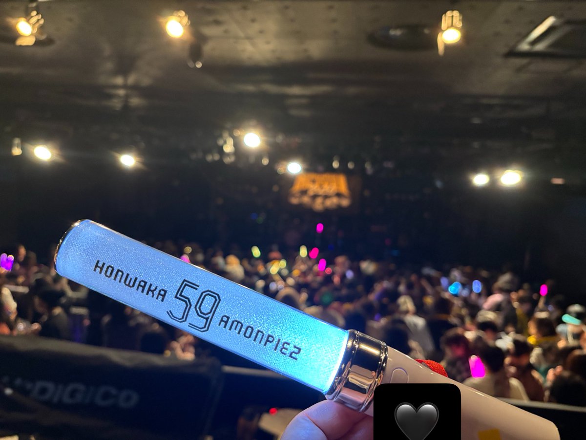 chi_viva4's tweet photo. .
あもんぴーず大阪両部とも
参戦してきました🖤！
久しぶりの遠征〜🚄

1部は良番だったので🚬🐬さんを
目に焼き付けてきました⭕️
2部は足痛いからゆっくり見れる位置で🌟

どんどん🎸が上手になっていく推しに
びっくり！ソロパートもすごいよかった！
明日のファンミも楽しみ🖤

#あもんぴーず
. https://t.co/GqNF3d5aZH