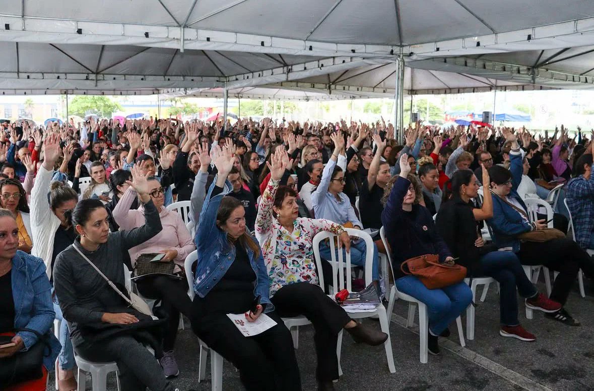 Servidores de São José entram em greve geral a partir desta terça-feira. Leia Mais: 
tudoaquisc.com.br/educacao/servi…