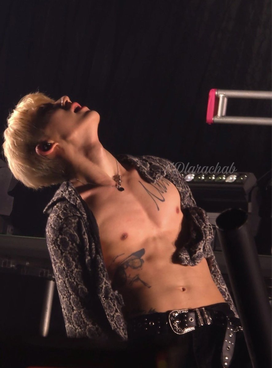 페스또 tweet media