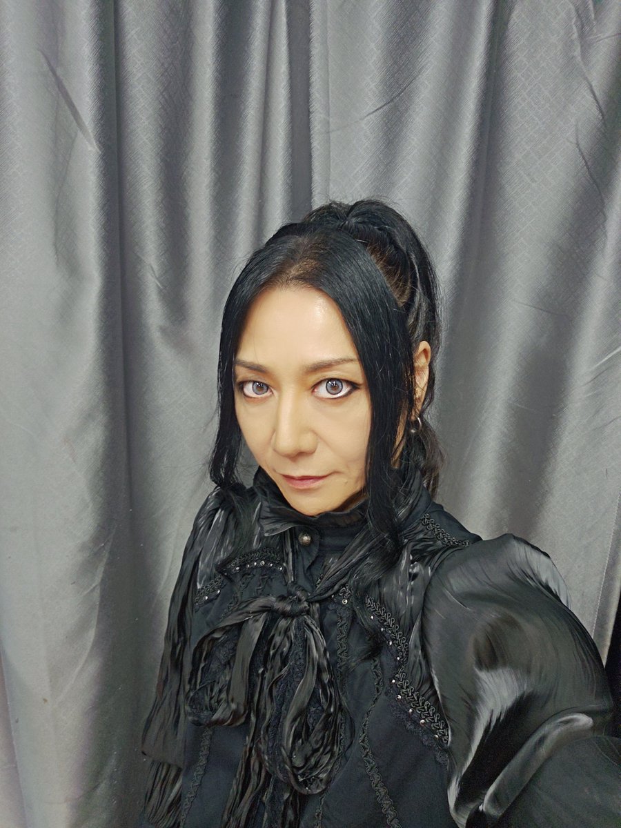 本日はASAGIくんソロの「天啓／GORE」Revivalでした！
楽曲のバリエーションが豊かなので、連日プレイヤー冥利に尽きます！🤗
明日は最終日なので今日を更に越えるドラムプレイを届けたいと思います！😁✨
今日は両部共に写真を撮ったので添付しますね！🤭
そんなこんなで明日のおさらい頑張ります！🥸