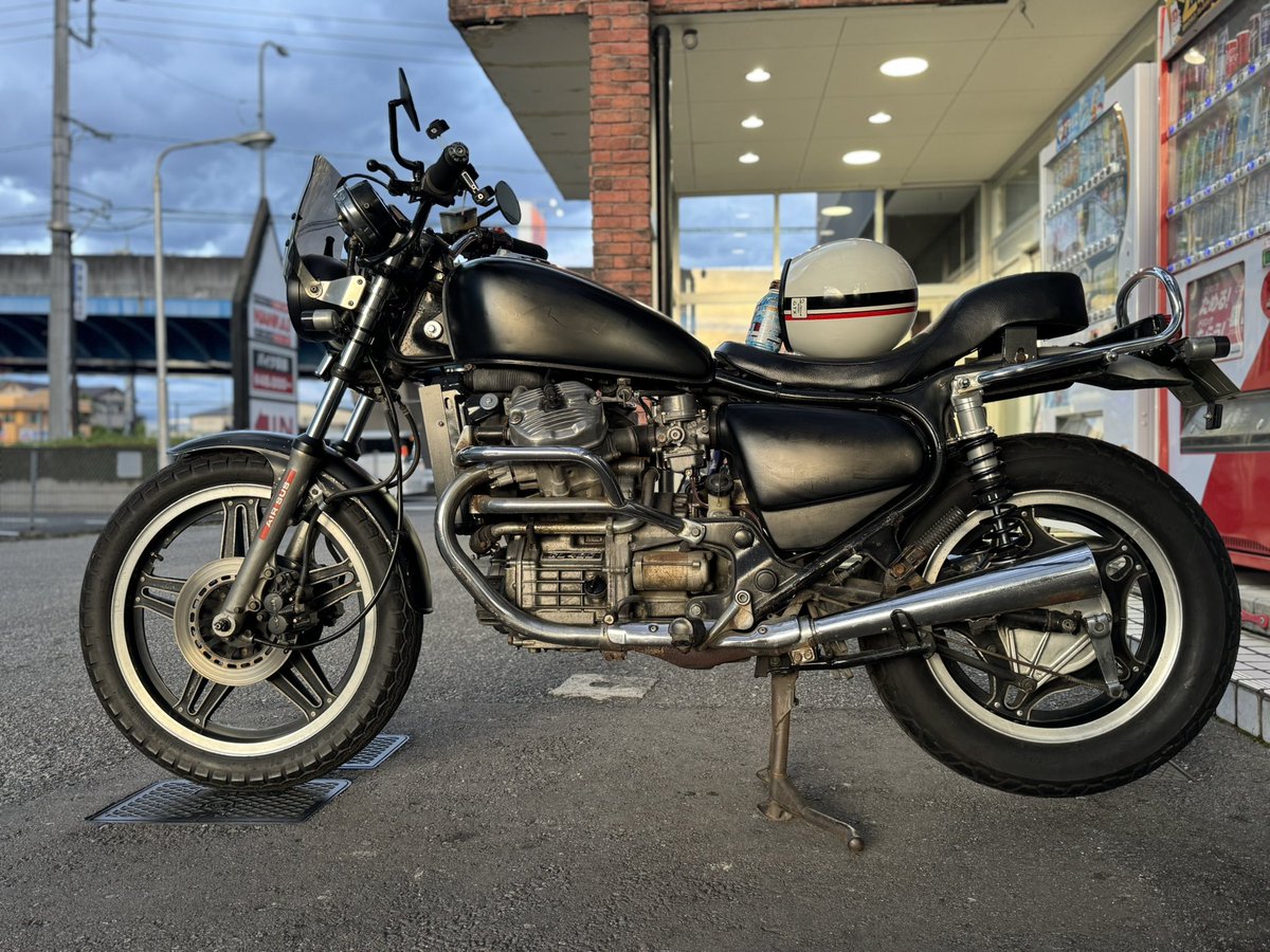 JCjb2HAOfDaWm44's tweet photo. 車検完了 おかえり〜✨
#GL400 https://t.co/5sU1bC2TpV