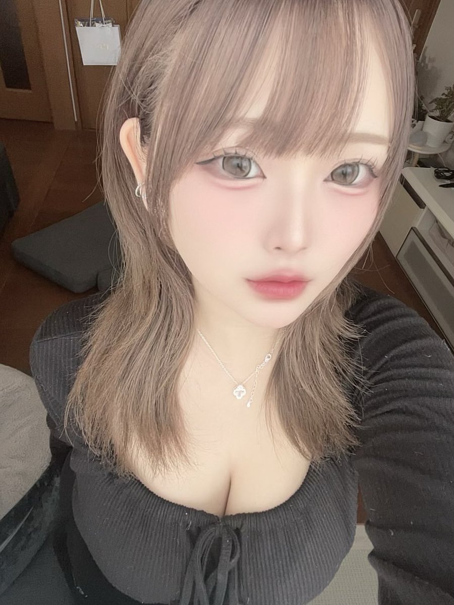 碧 tweet media