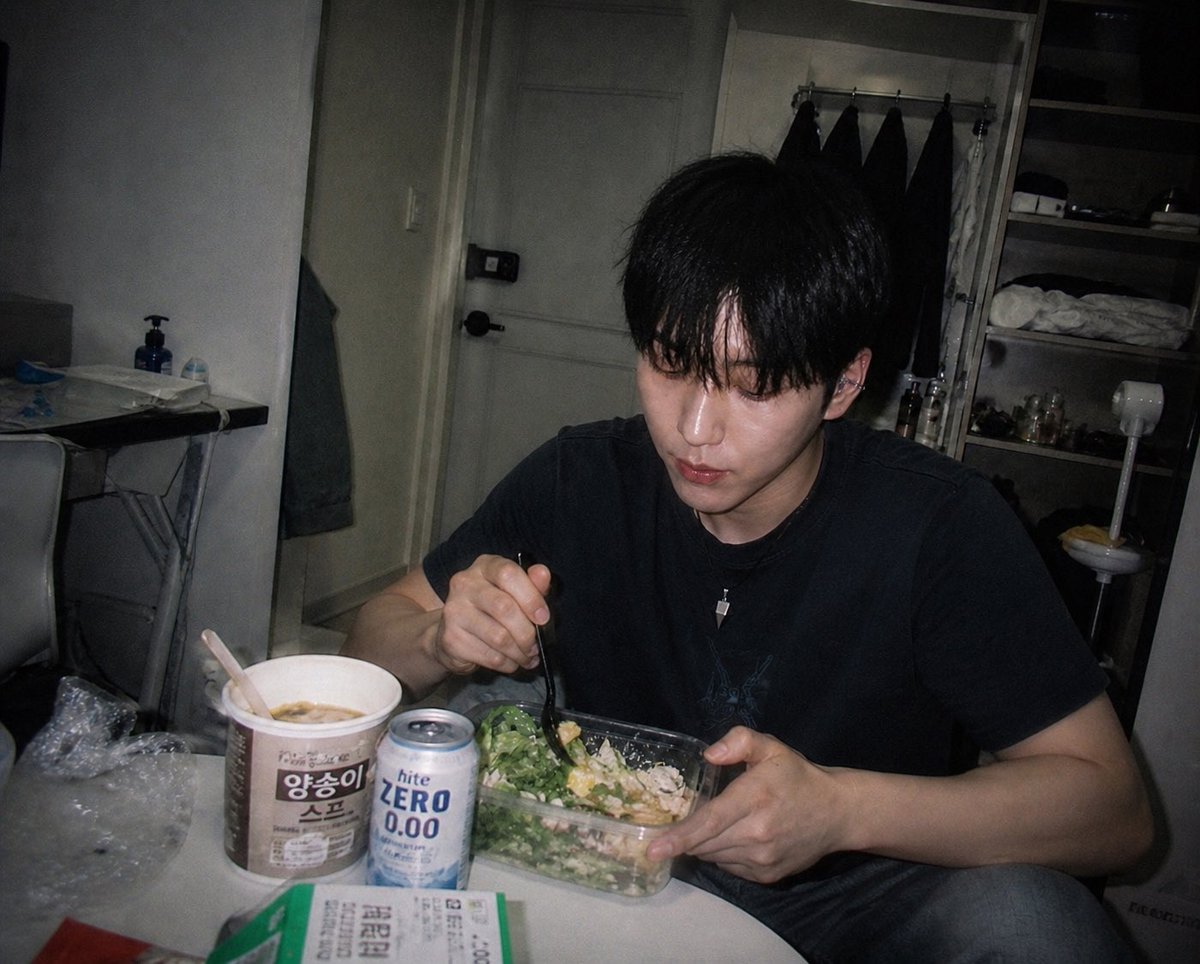 ③② tweet media