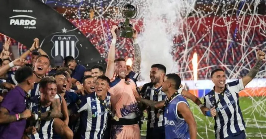 kbefps's tweet photo. @lucho_0413 @MuniCba flaco lee 10 veces si es necesario lo que me pusiste para que veas la pelotudes que te gastaste en escribir.

indefendible es no haber visto a tu equipo campeón, o perder una final contra tu clásico, pichon zzz https://t.co/HFUkXgOtf1