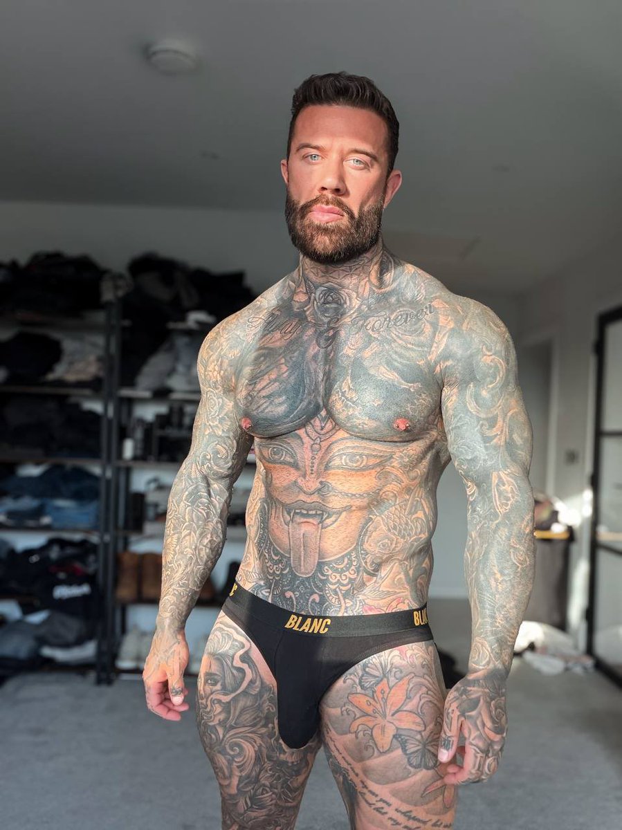 of_tobiasbleu's tweet photo. Very sexy 😏 https://t.co/8ruAEulY5U