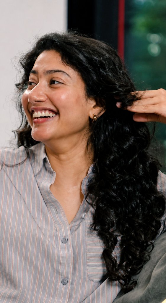 facecardHD's tweet image. #SaiPallavi
