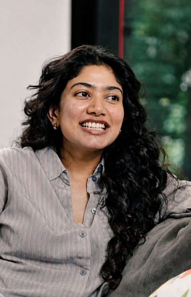 facecardHD's tweet image. #SaiPallavi