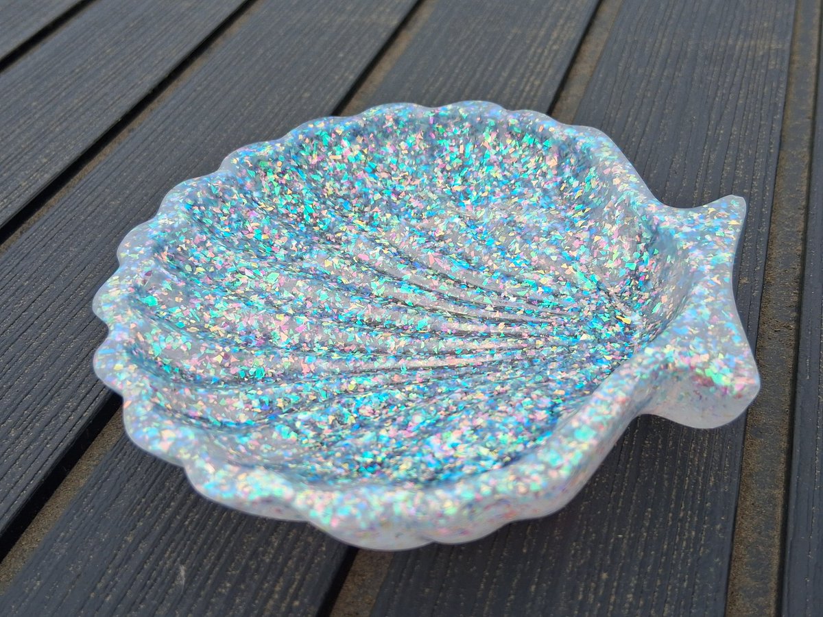 Dartschick's tweet photo. New shell dish handmade by me! https://t.co/CYCiWkBpRD