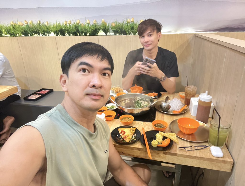 surasit_ton's tweet image. #buffet #มื้อค่ำ 🥩🦐🦑🥗
#18มงกุฎ #ชาบู 🥢👑🥢👑
#surasit_ton 4•5•2026 😋