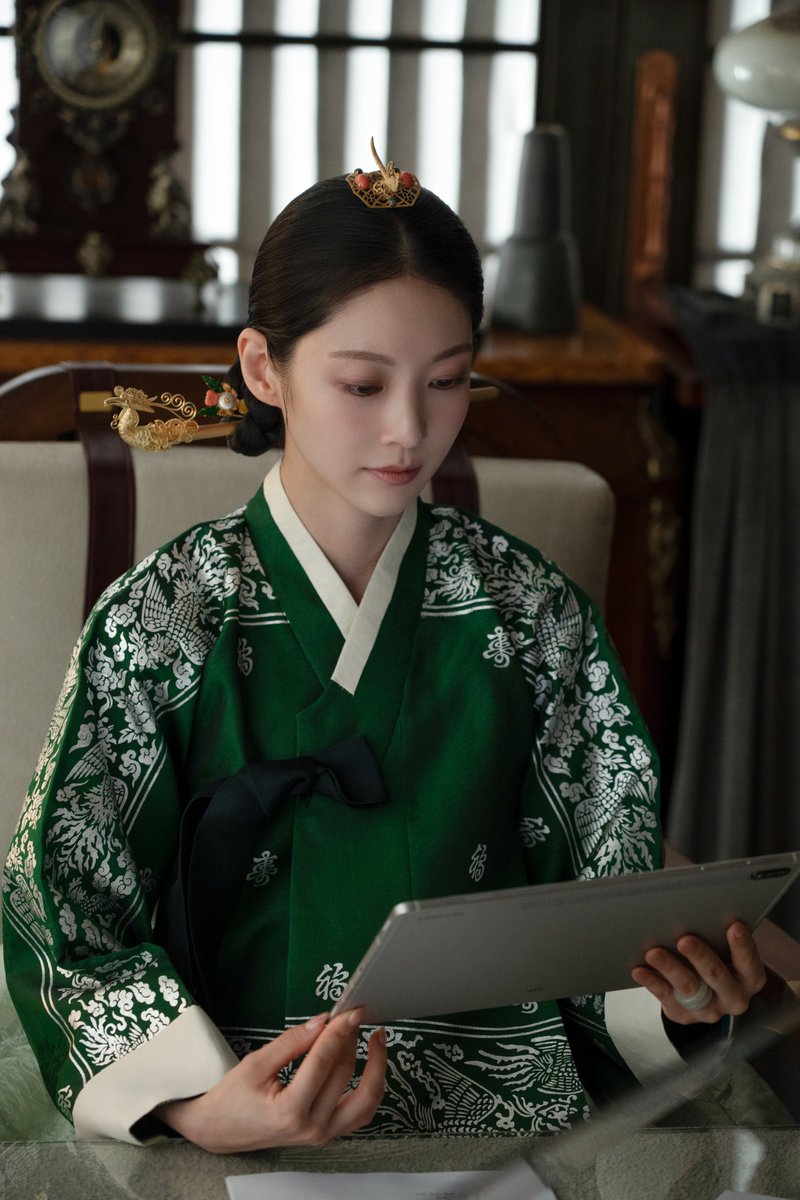 GongSeungYeon International 공승연 tweet media