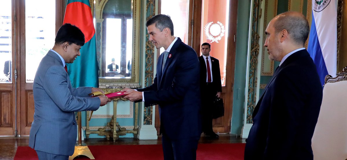 mreparaguay's tweet photo. Nuevos embajadores ante Paraguay presentaron cartas credenciales al presidente Peña.

➡️ https://t.co/oyy2O2fi6P https://t.co/GZ7pHVn2fH