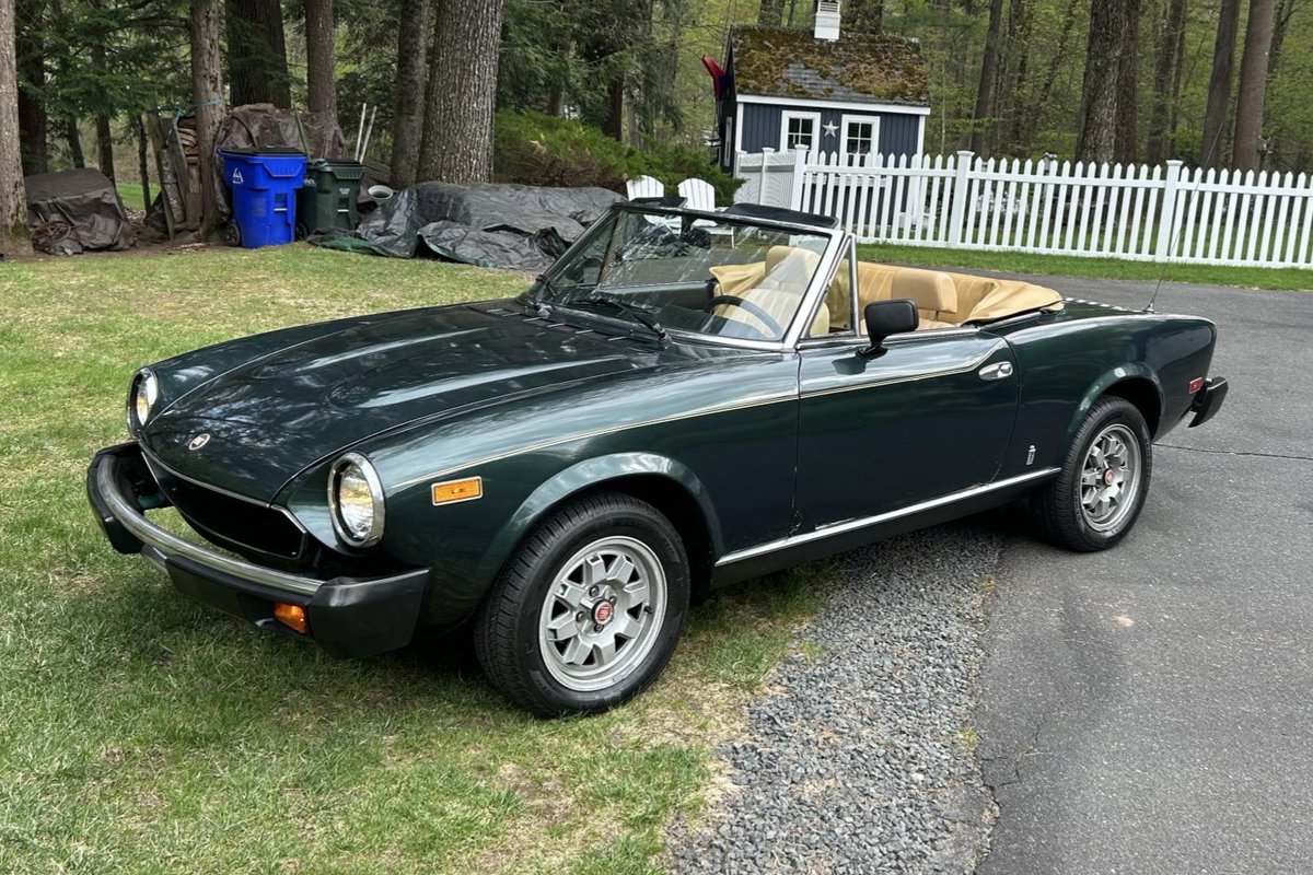 CarsBuyText's tweet image. Market Watch- bringatrailer.com-1982 Fiat Spider 2000 at No Reserve: This 1982 Fiat Spider 2000 is said to have been registered with three… dlvr.it/TSMWBr  Selling Yours? - Text List to 21002 #sellmymotorcycle #carsforsale #sellmytruck #listyourcar #carforsale