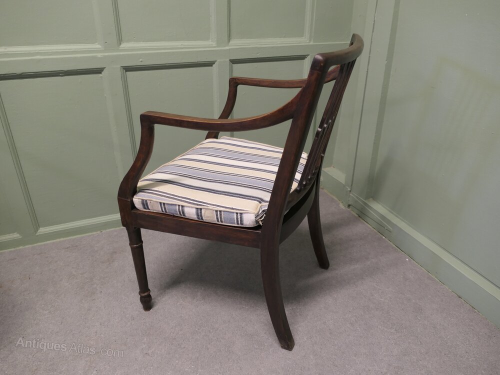 antiques_atlas's tweet image. For SALE on Antiques Atlas we have this
 Pair of Regency Elbow Chairs, Hall Chairs
antiques-atlas.com/antique/a_pair…  From Elmgarden Antiques 
#antique #antiques #antiquefurniture #antiquediningchairs #antiquechair #antiquechairs