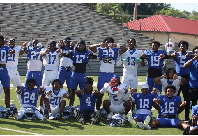 camreonford3's tweet image. All gas, no brakes 💪🏾🏈 #TeamWork” spring ball 2026✅
@Tre_Calahan @CoachAlexander_ @Coach_Mackey_ @KC_MTXE @CoachGeee_MTXE