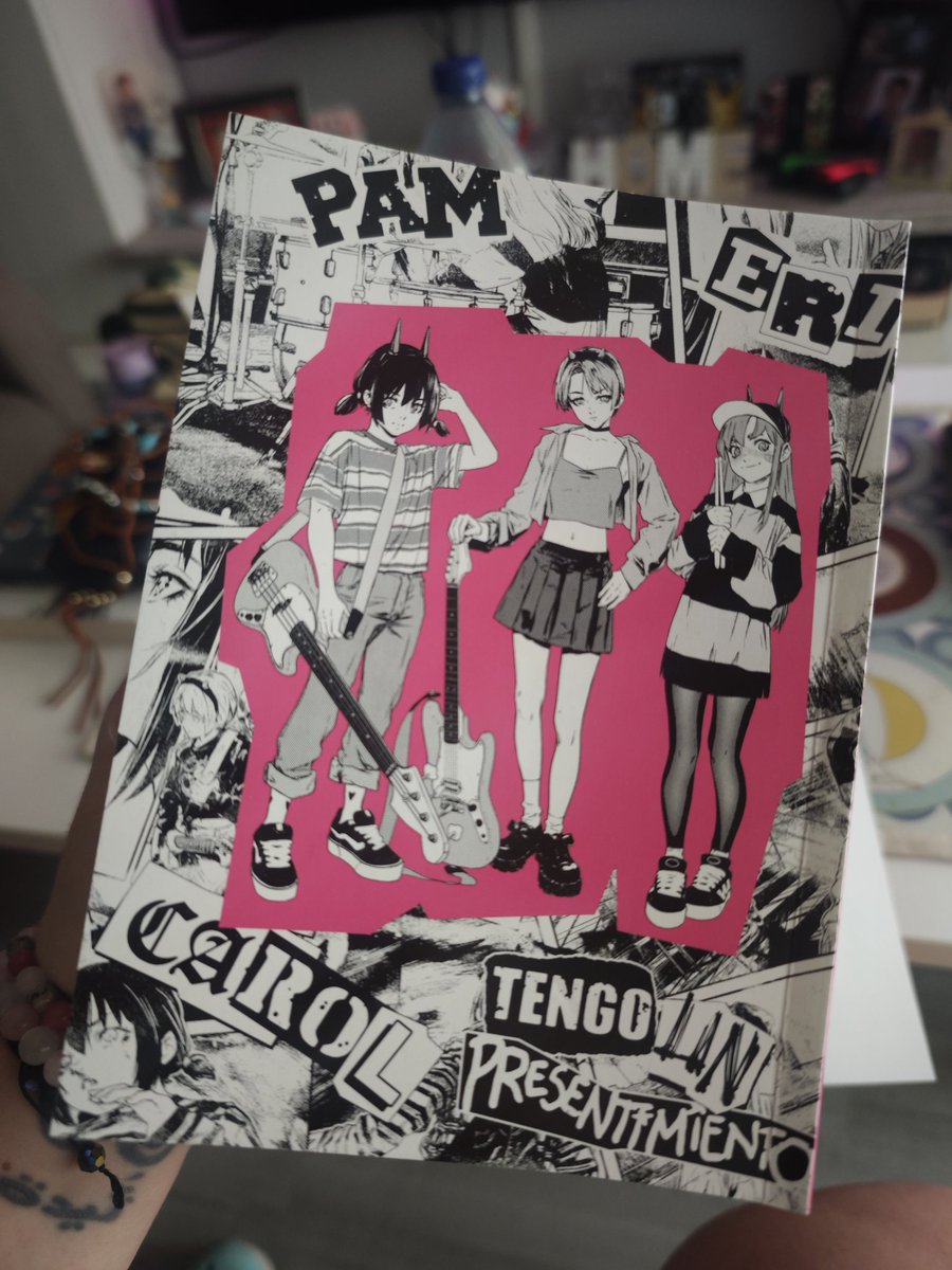 ZaidaSabu's tweet photo. ¡Pedazo de Manga! Midnight Serenade de Toni Caballero. QR en su interior con canciones de la banda 
@MandyBBlueOn
No tenía ni idea de que colaborabas en este proyecto tan, tan bonito, mi Chopper favorita 💙
'Midnight Serenade' vol. 1 🩷🖤🩷
https://t.co/MVo3mNGEF1 https://t.co/PUVJsIxmat