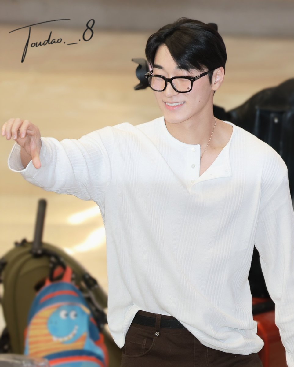 260410 GMP출국 산 ⛰️ 
⠀𓏲 ❄️🥛𓈒𓐍* °🧊
#ATEEZ #에이티즈 
#CHOISAN #최산 
#SAN #산