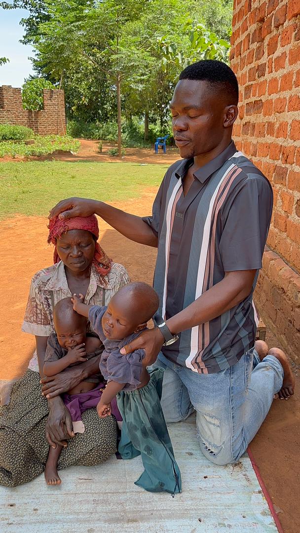 charity_uganda1's tweet image. These twins need our support and help ,Small acts of humanity is love, please join hands Allah will bless you #allah #support #love #shorts #viral  #trending #tranding #usa  #feed #vulnerable #uk #london