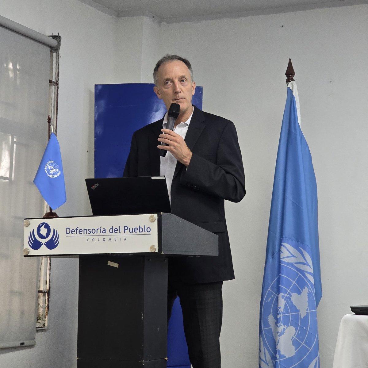 ONUHumanRights's tweet photo. #AEstaHora en #Quibdó Scott Campbell, representante de ONU Derechos Humanos🇨🇴, presenta el Informe Anual, con énfasis en #Chocó, ante personas defensoras de derechos humanos, autoridades étnico territoriales, la Secretaria del Interior de la @GobChoco, el Defensor del Pueblo Regional; representantes de la Mesa Territorial de Garantías Chocó como Gloria Luna; el excomisionado de la Verdad @PalaciosLeyner,  y la Iglesia.
Un agradecimiento especial para la @DefensoriaCol que nos recibe en su casa hoy.