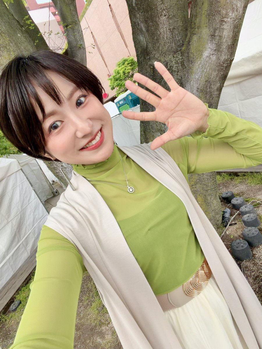 フラワーフェスティバル2日目、
ホップステージ改めてありがとう🧡

例年以上に後ろの方まで一緒に
タオルまわしたり拳を掲げたりしてくれてめっちゃ嬉しかったです🙌🏻✨

CDもたくさん羽ばたき、
クラファンのお気に入り登録者様も⤴️
明日の最終日も楽しもうねっ💪🏻🔥 #FF