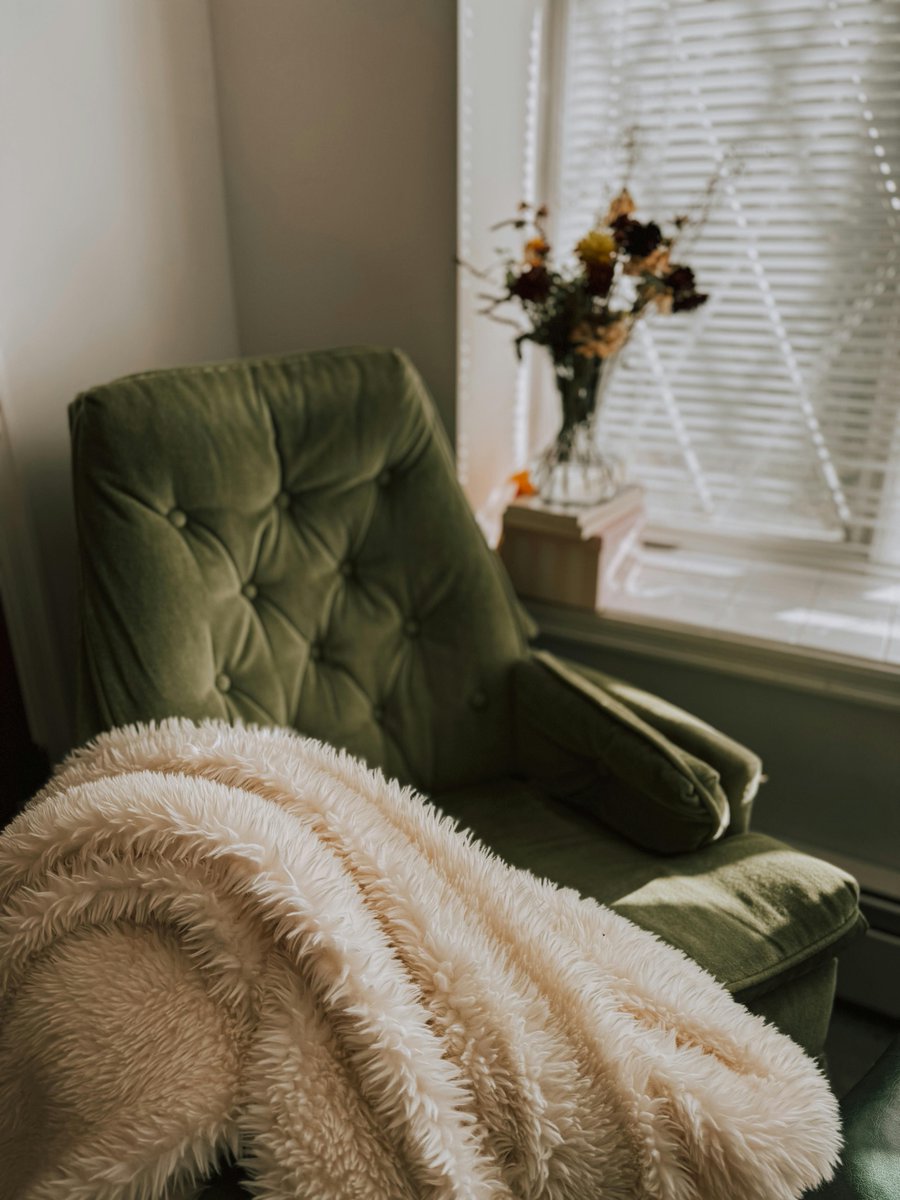 DownHomeSnuggle's tweet image. May is Mental Health Awareness Month 💚

Take a moment. Rest. Reset.
Your peace matters.

Create your calm 🛍️ downhomesnuggles.com

#MentalHealthAwarenessMonth #SelfCare #YouMatter #CozyLiving