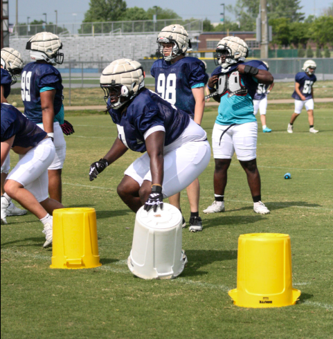 StarsFootball's tweet photo. Week 1 of Spring in the books. #everythingspeaks #p2bass @Siegel_Yearbook @SiegelAthletics https://t.co/BCRukdweXX