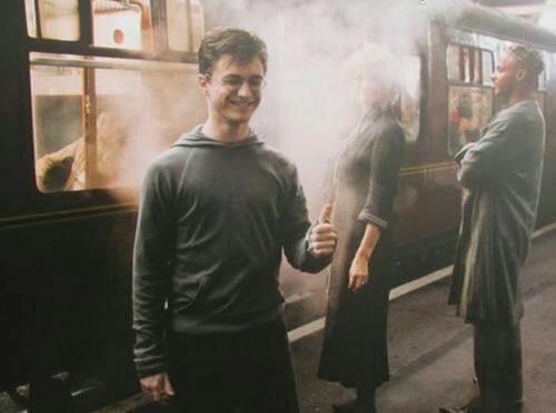 Scifijunky35509's tweet image. I love these pics of Dan, they are  healing, cause I imagine them as Harry just happy and Lord knows he needs happiness 😭
#HarryPotter
#HarryJamesPotter
#HBO