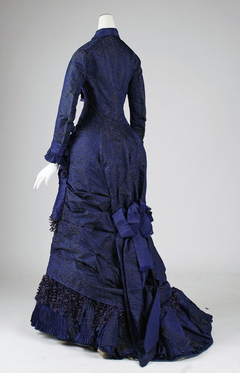 Dinner dress, 1876. The MET.