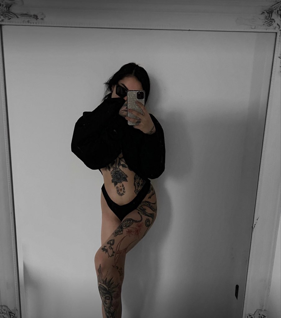 Nina 🐉 tweet media
