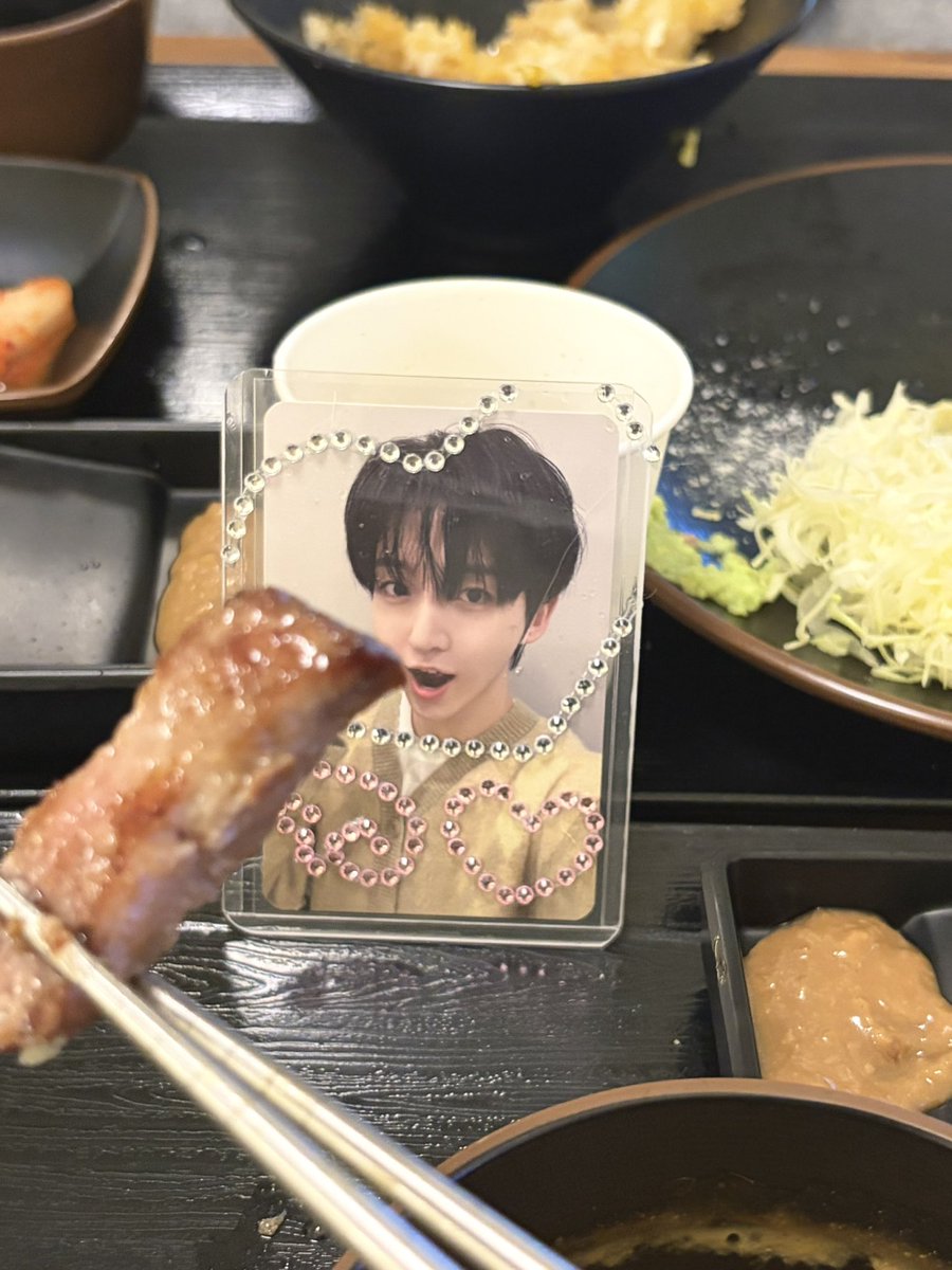 쀼 tweet media