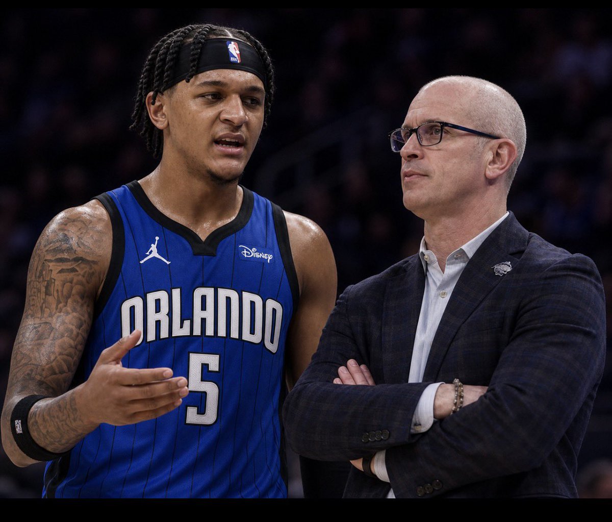 Magic_Masonn's tweet photo. @dhurley15 just tell us how many 0’s to write on the check. https://t.co/V3L1tmrDGU