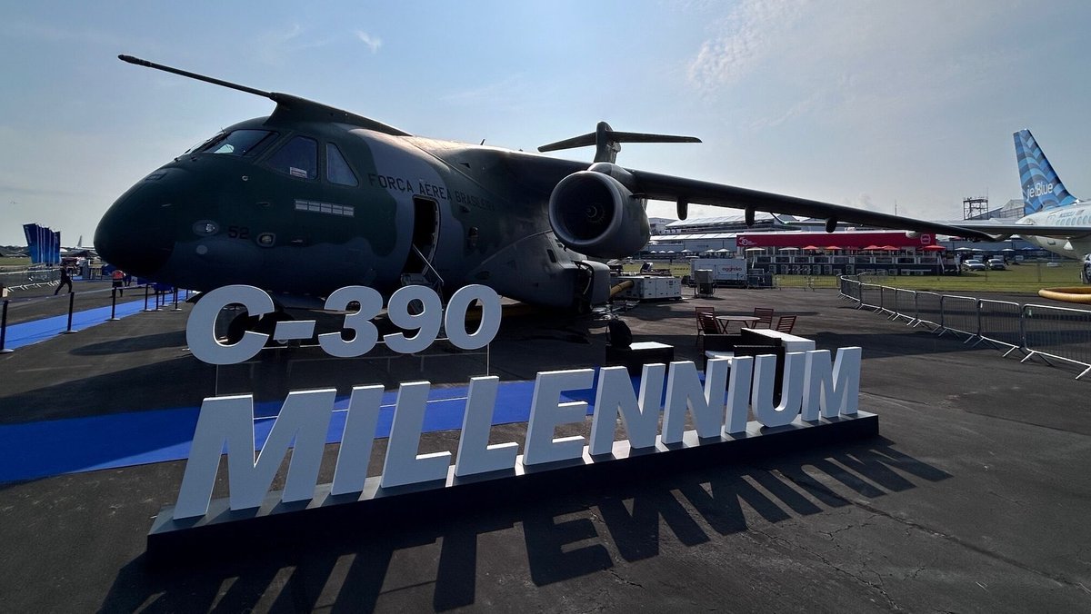 SA_Defensa's tweet image. 📍Abu Dhabi, #UAE (🇦🇪)

The UAE’s Tawazun Council for Defence Enablement, the board regulating the UAE’s defence procurements, has awarded a contract to #Brazil’s (🇧🇷) @embraer for the supply of up to 20x KC/C-390 Millennium (10x order, further 10x optional).