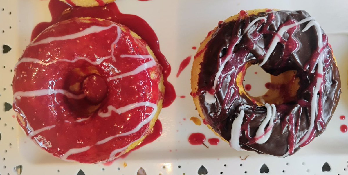 GreenDuckFarms's tweet image. More fresh, and fantastic goodies to brighten your day.
Too many delicious delights to highlight everything, but, we endeavor to try. 
For something a little different this morning, some caramel buns. Our croissant sticky buns, without the pecans. 
#bakery