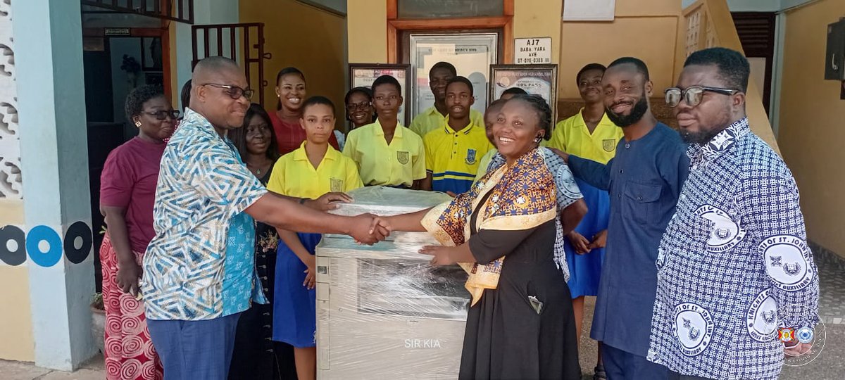 KSJIGhana's tweet image. Divine Mercy Commandery #1009 &amp;amp; Ladies’ Auxiliary #866, Okponglo, mark their 1st Anniversary with the donation of an industrial printer to OLAM SHS, Tema, supporting education and administration.

#WeAreKSJIGhana #FaithInAction #ForGodAndCountry