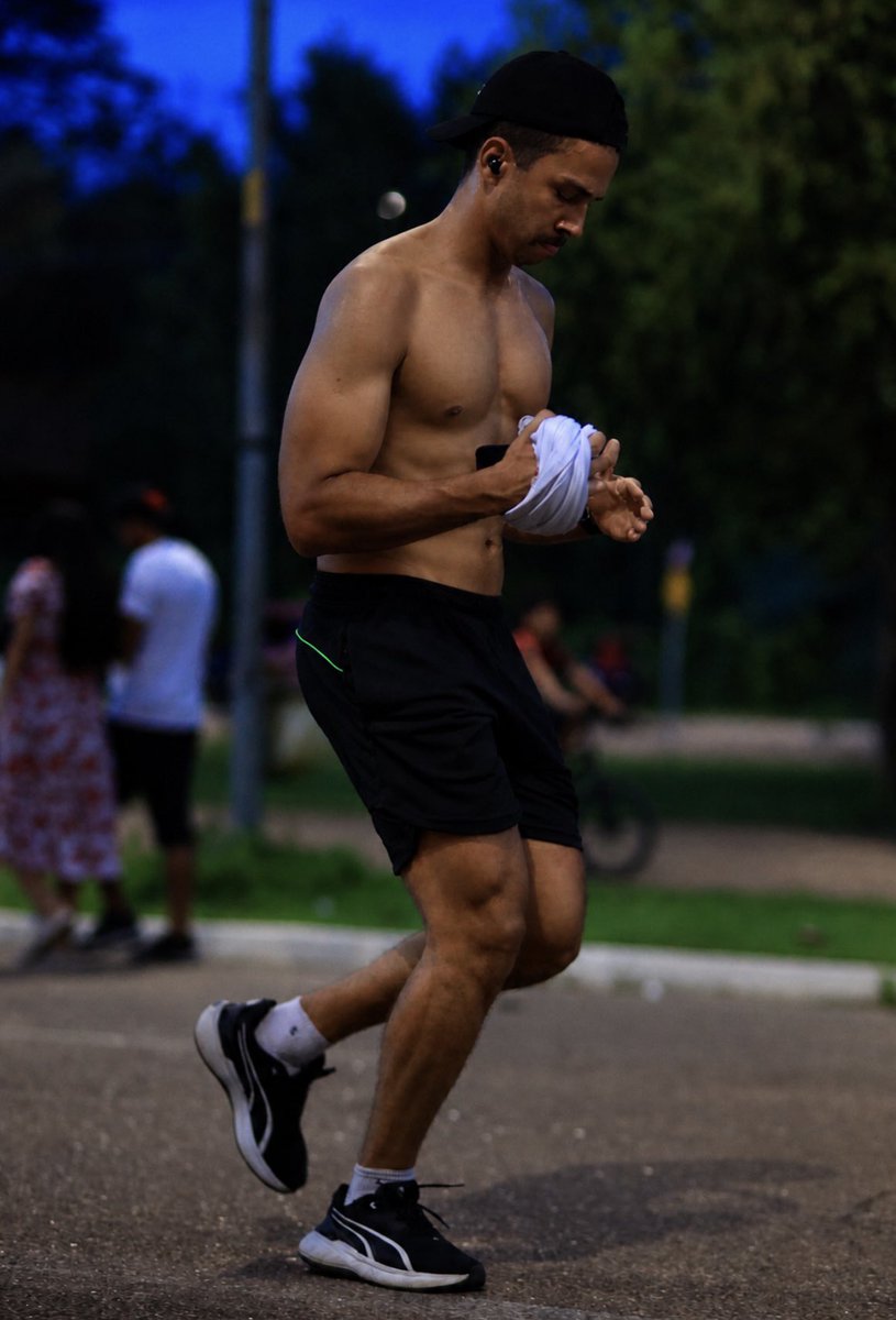 arthurruru's tweet photo. disseram que foto de corrida era modinha entao resolvi aderir https://t.co/VYgsxxH4ok